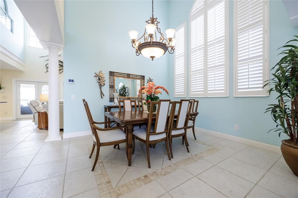 Под контрактом: $869,000 (4 спален, 3 ванн, 2731 Квадратных фут)