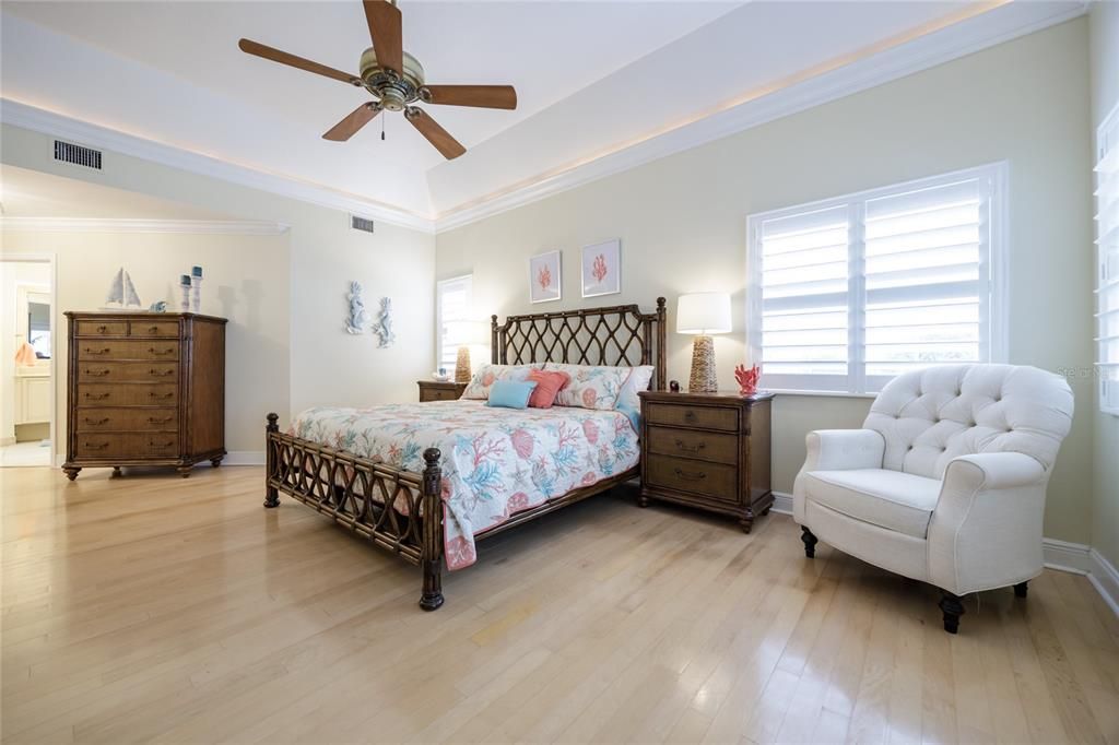 Под контрактом: $869,000 (4 спален, 3 ванн, 2731 Квадратных фут)