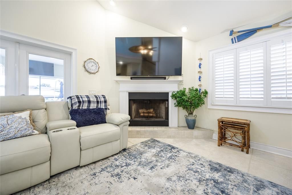 Под контрактом: $869,000 (4 спален, 3 ванн, 2731 Квадратных фут)