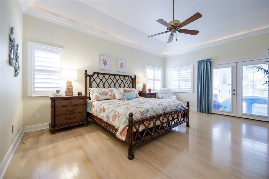 Под контрактом: $869,000 (4 спален, 3 ванн, 2731 Квадратных фут)