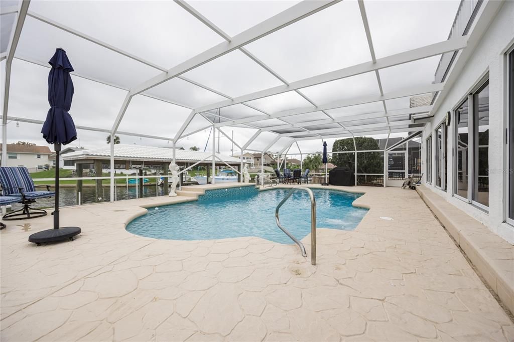 Под контрактом: $869,000 (4 спален, 3 ванн, 2731 Квадратных фут)