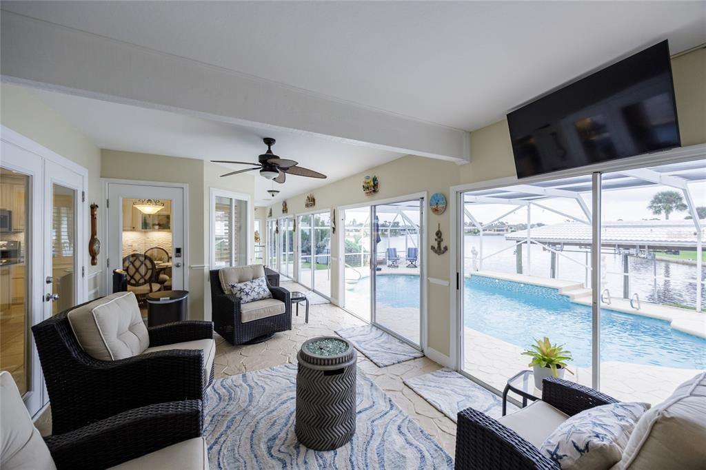 Под контрактом: $869,000 (4 спален, 3 ванн, 2731 Квадратных фут)