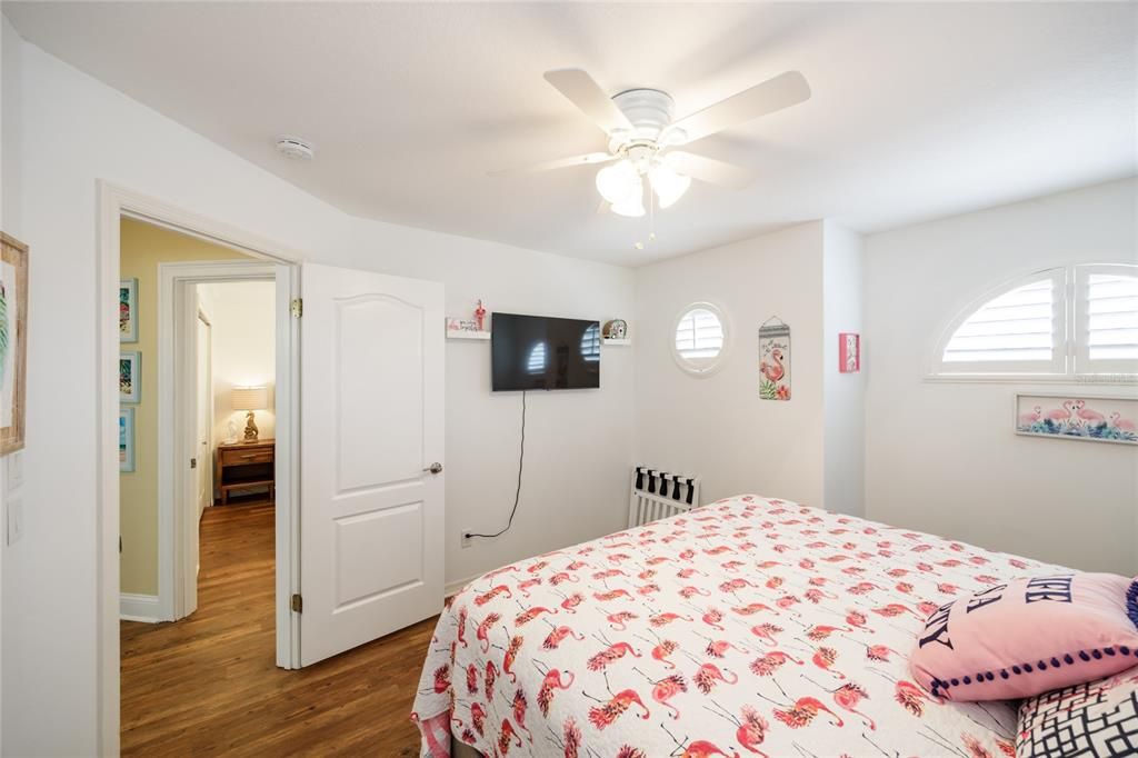 Под контрактом: $869,000 (4 спален, 3 ванн, 2731 Квадратных фут)