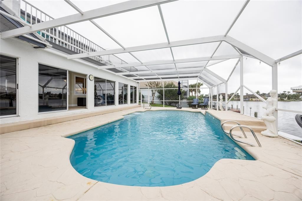 Под контрактом: $869,000 (4 спален, 3 ванн, 2731 Квадратных фут)