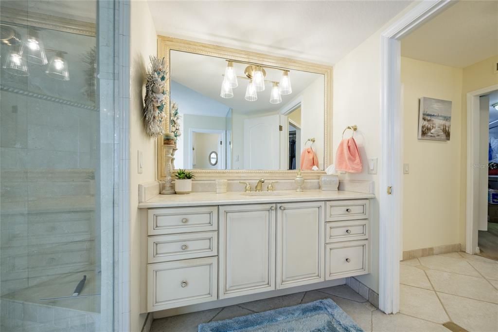 Под контрактом: $869,000 (4 спален, 3 ванн, 2731 Квадратных фут)