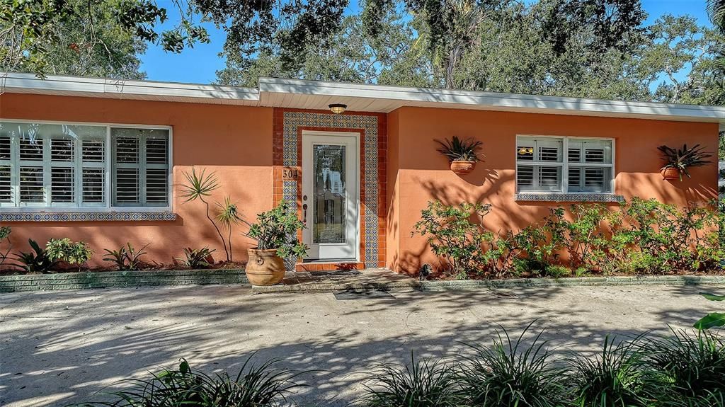 Activo con contrato: $407,000 (3 camas, 3 baños, 1586 Pies cuadrados)