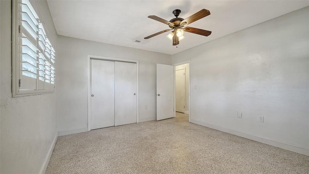 Activo con contrato: $407,000 (3 camas, 3 baños, 1586 Pies cuadrados)