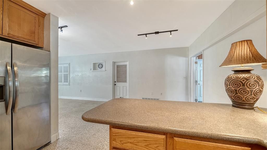 Activo con contrato: $407,000 (3 camas, 3 baños, 1586 Pies cuadrados)