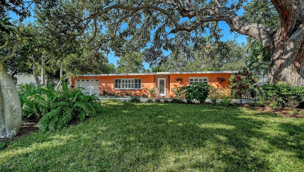 Activo con contrato: $407,000 (3 camas, 3 baños, 1586 Pies cuadrados)