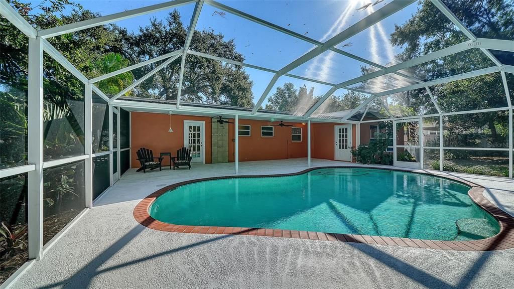 Activo con contrato: $407,000 (3 camas, 3 baños, 1586 Pies cuadrados)