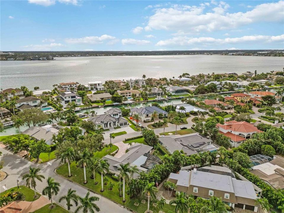 For Sale: $2,599,000 (3 beds, 3 baths, 2539 Square Feet)