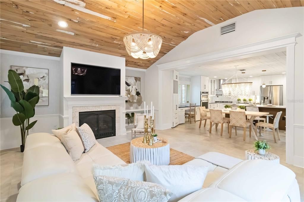 For Sale: $2,599,000 (3 beds, 3 baths, 2539 Square Feet)