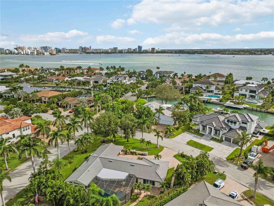 For Sale: $2,599,000 (3 beds, 3 baths, 2539 Square Feet)