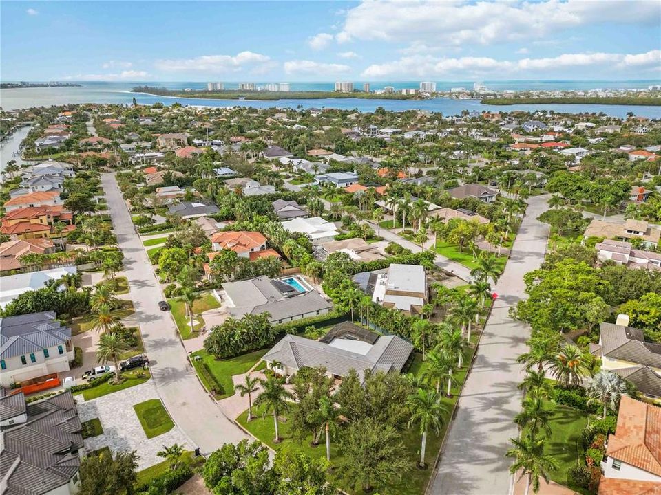 For Sale: $2,599,000 (3 beds, 3 baths, 2539 Square Feet)