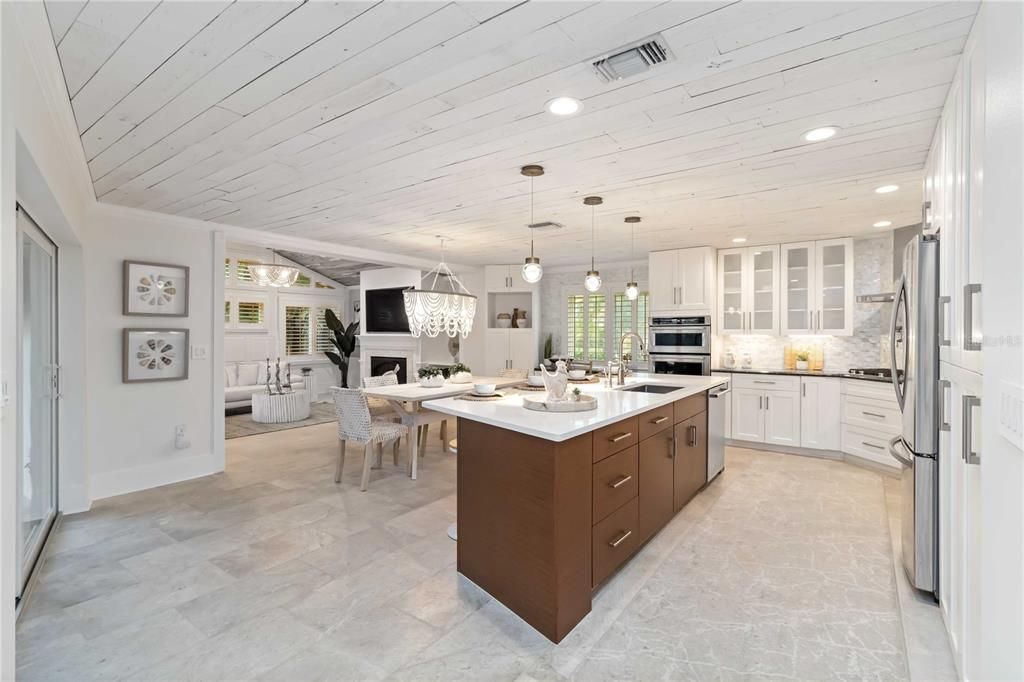 For Sale: $2,599,000 (3 beds, 3 baths, 2539 Square Feet)