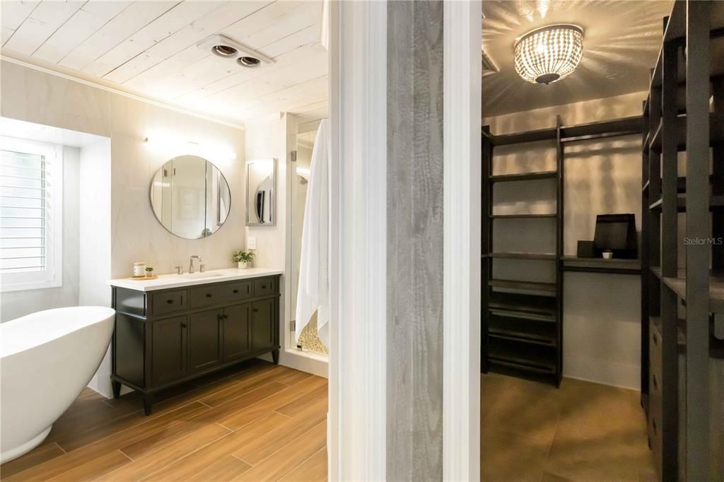 For Sale: $2,599,000 (3 beds, 3 baths, 2539 Square Feet)