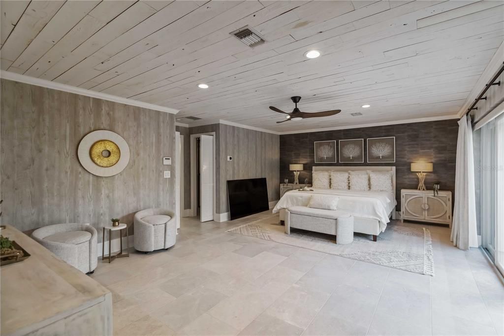 For Sale: $2,599,000 (3 beds, 3 baths, 2539 Square Feet)