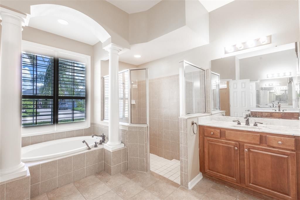 En Venta: $759,000 (6 camas, 4 baños, 4010 Pies cuadrados)