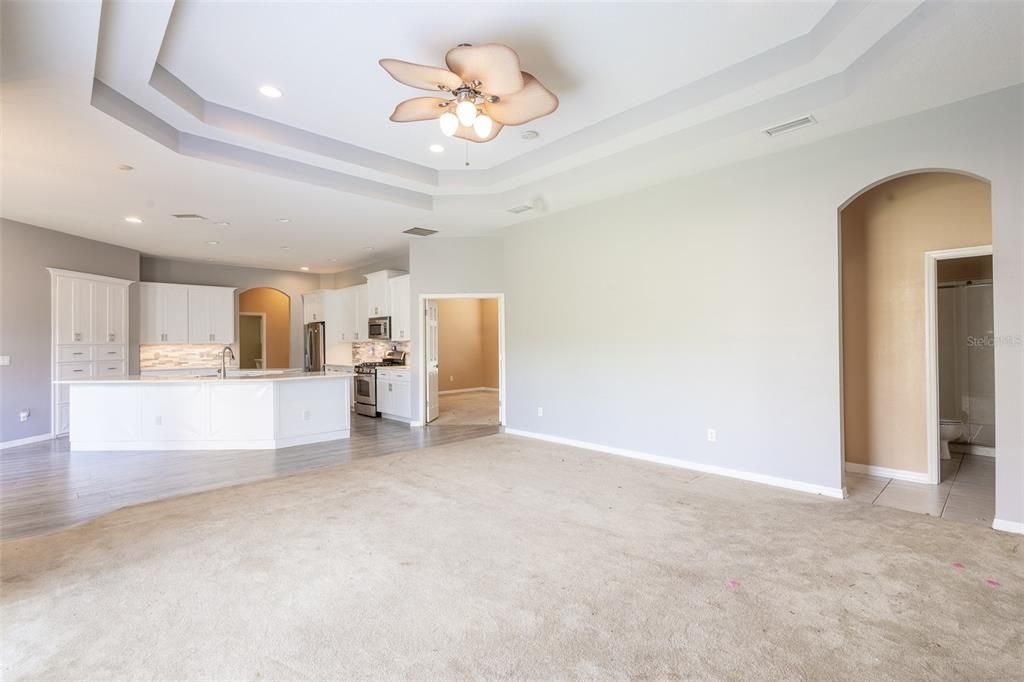 En Venta: $759,000 (6 camas, 4 baños, 4010 Pies cuadrados)