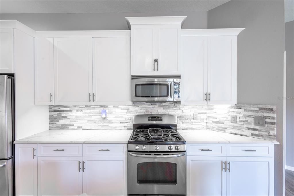 En Venta: $759,000 (6 camas, 4 baños, 4010 Pies cuadrados)