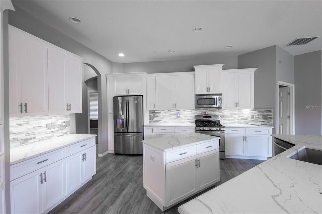 En Venta: $759,000 (6 camas, 4 baños, 4010 Pies cuadrados)