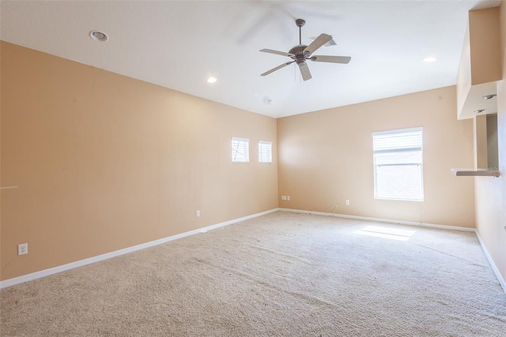 En Venta: $759,000 (6 camas, 4 baños, 4010 Pies cuadrados)