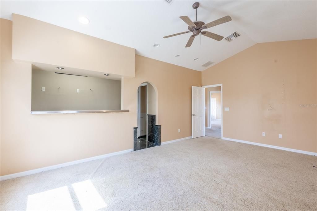 En Venta: $759,000 (6 camas, 4 baños, 4010 Pies cuadrados)