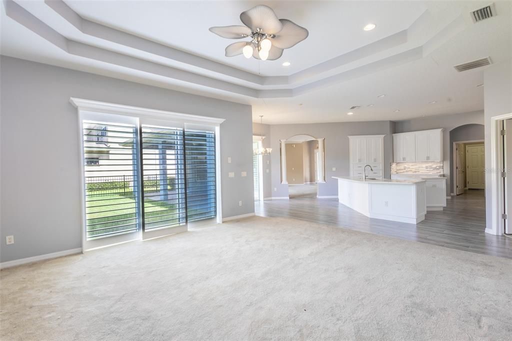 En Venta: $759,000 (6 camas, 4 baños, 4010 Pies cuadrados)