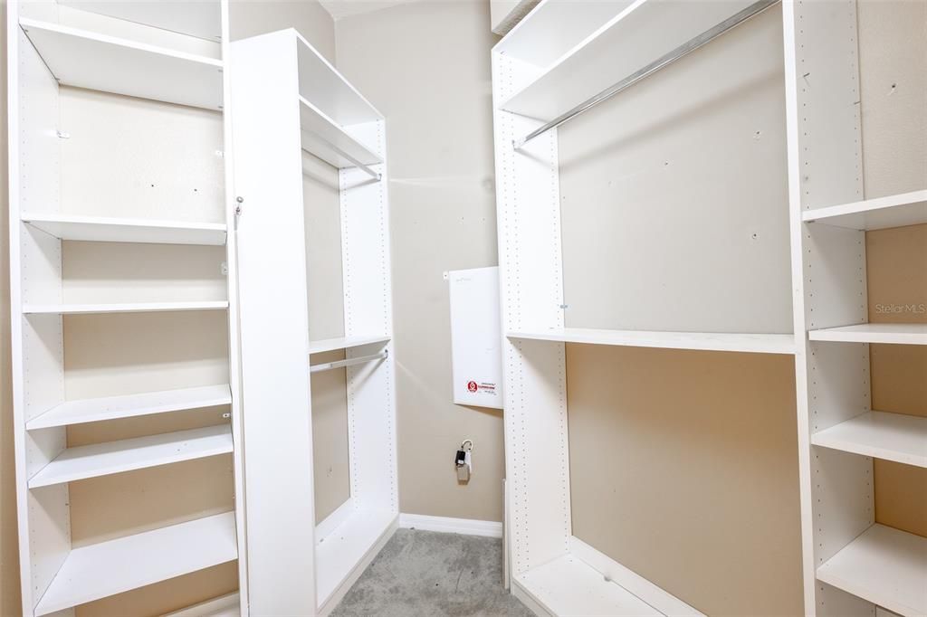 En Venta: $759,000 (6 camas, 4 baños, 4010 Pies cuadrados)