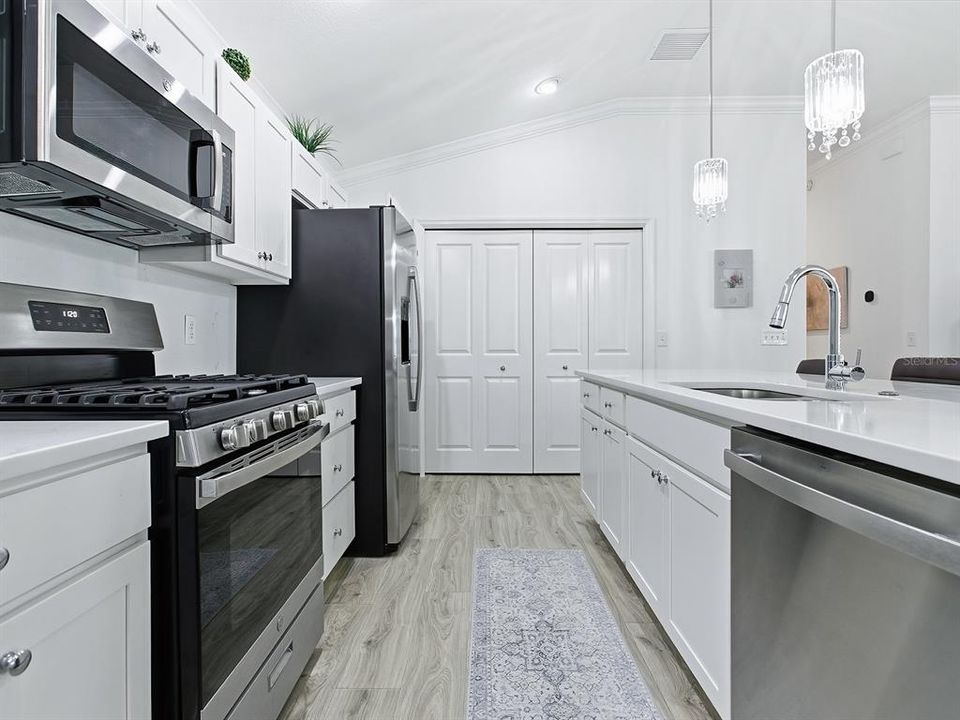 For Sale: $344,900 (3 beds, 2 baths, 1440 Square Feet)