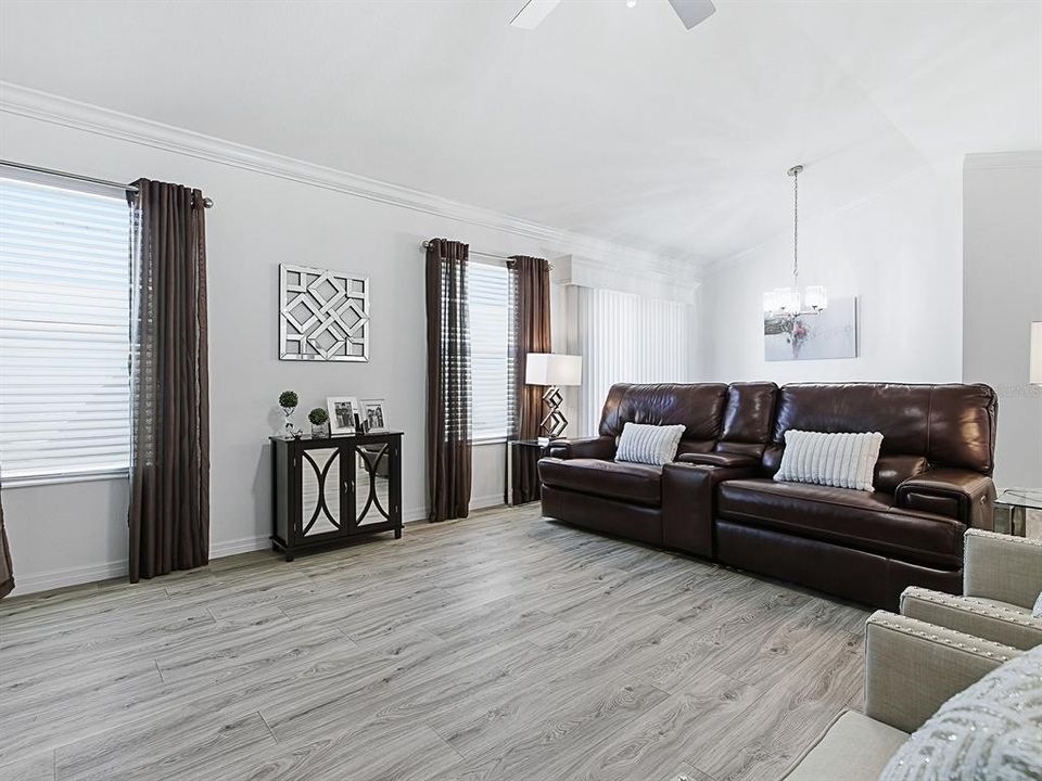 For Sale: $344,900 (3 beds, 2 baths, 1440 Square Feet)