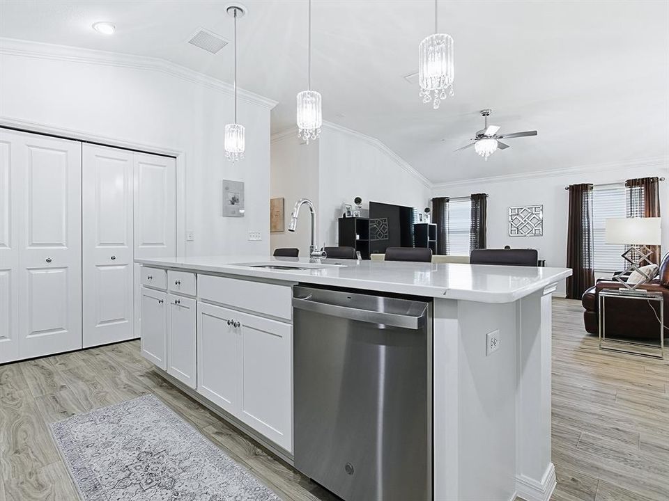 For Sale: $344,900 (3 beds, 2 baths, 1440 Square Feet)