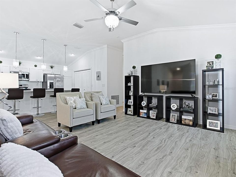 For Sale: $344,900 (3 beds, 2 baths, 1440 Square Feet)