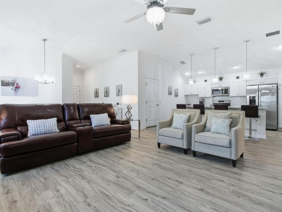 For Sale: $344,900 (3 beds, 2 baths, 1440 Square Feet)