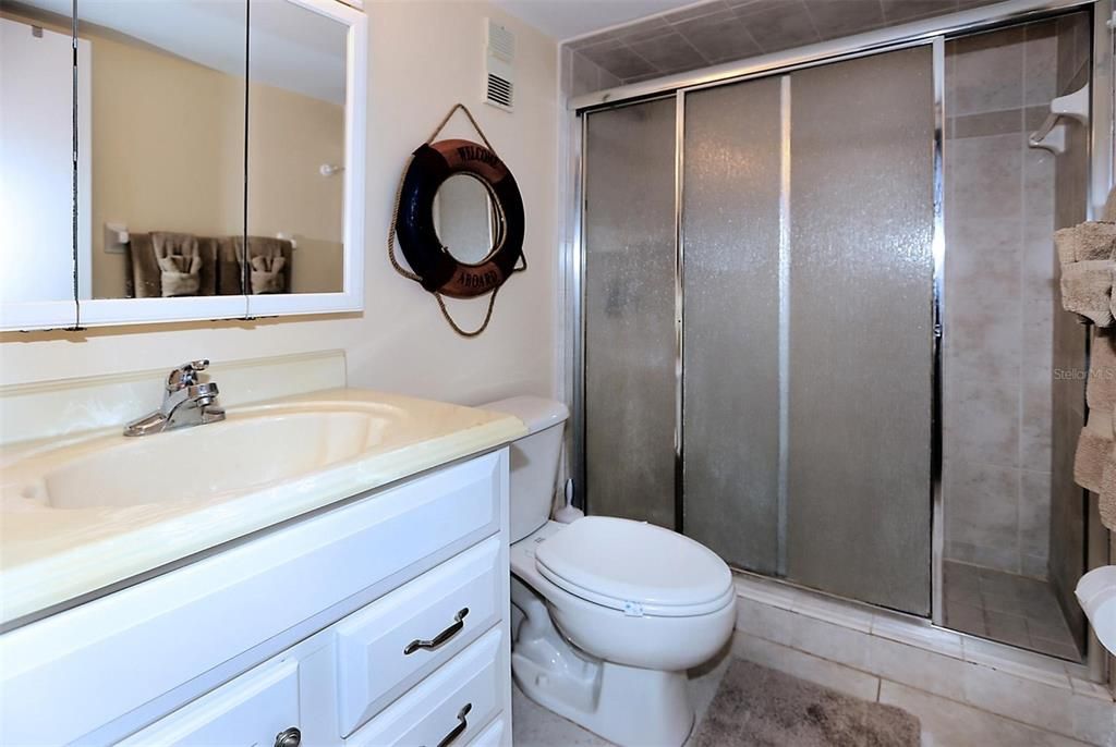 出租: $4,200 (2 贝兹, 2 浴室, 1080 平方英尺)