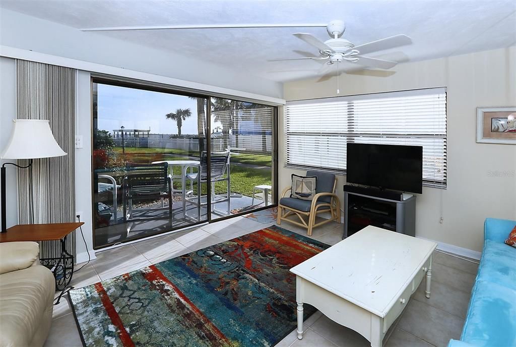 出租: $4,200 (2 贝兹, 2 浴室, 1080 平方英尺)