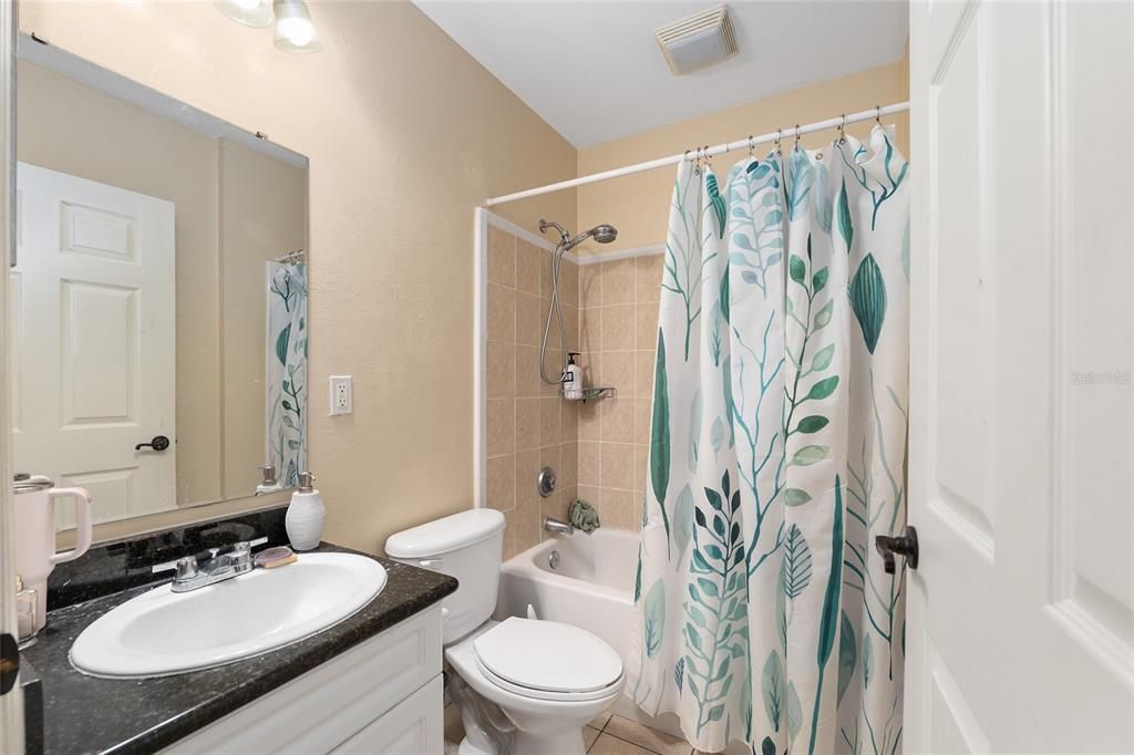 En Venta: $385,000 (2 camas, 3 baños, 1248 Pies cuadrados)