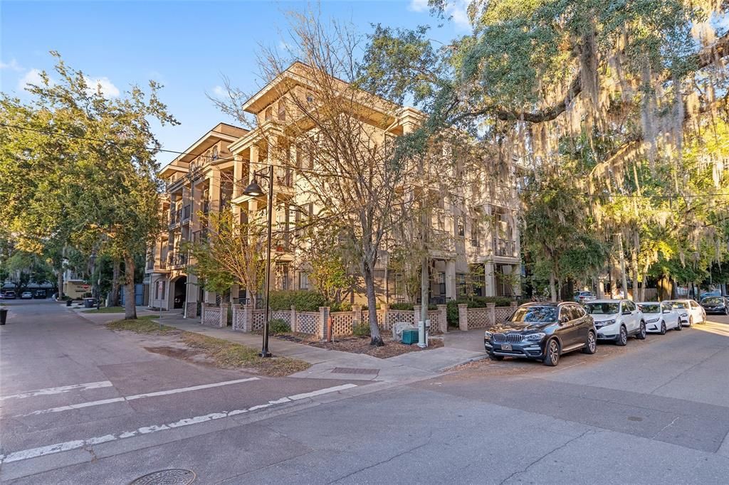 En Venta: $385,000 (2 camas, 3 baños, 1248 Pies cuadrados)