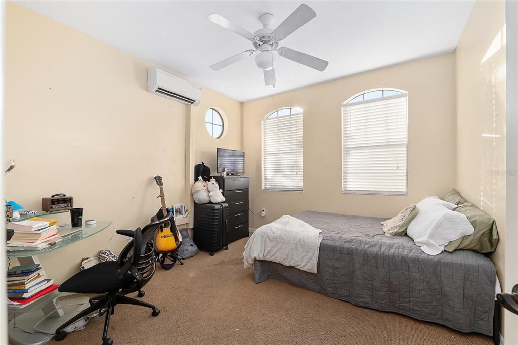 En Venta: $385,000 (2 camas, 3 baños, 1248 Pies cuadrados)