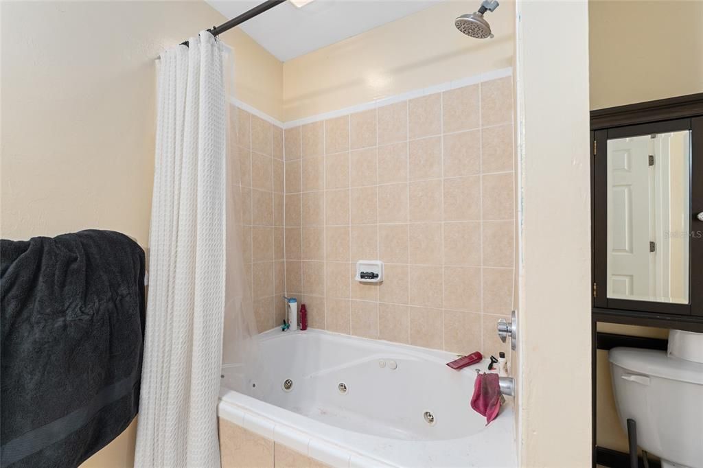 En Venta: $385,000 (2 camas, 3 baños, 1248 Pies cuadrados)