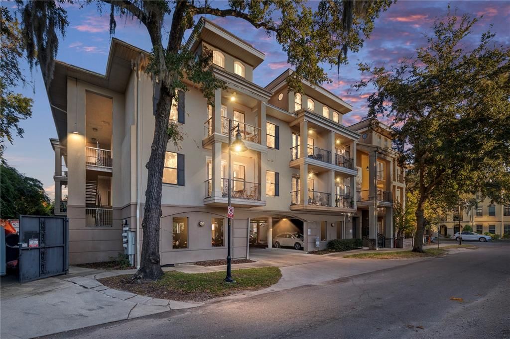 En Venta: $385,000 (2 camas, 3 baños, 1248 Pies cuadrados)