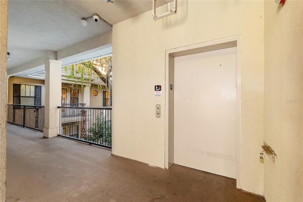 En Venta: $385,000 (2 camas, 3 baños, 1248 Pies cuadrados)