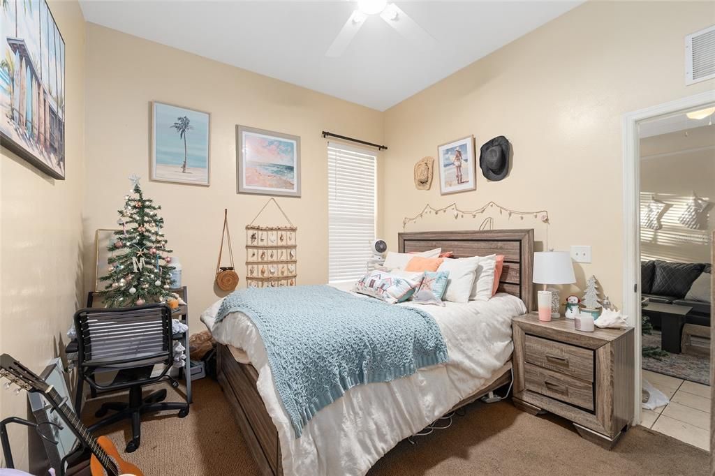 En Venta: $385,000 (2 camas, 3 baños, 1248 Pies cuadrados)