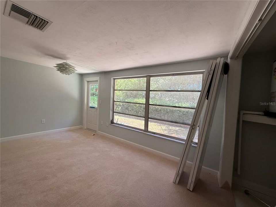 На продажу: $100,000 (2 спален, 1 ванн, 975 Квадратных фут)