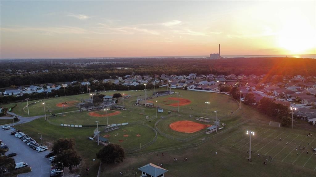 На продажу: $100,000 (2 спален, 1 ванн, 975 Квадратных фут)