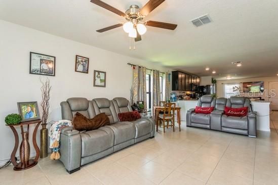 For Sale: $299,000 (3 beds, 2 baths, 1708 Square Feet)