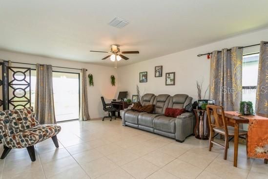 For Sale: $299,000 (3 beds, 2 baths, 1708 Square Feet)