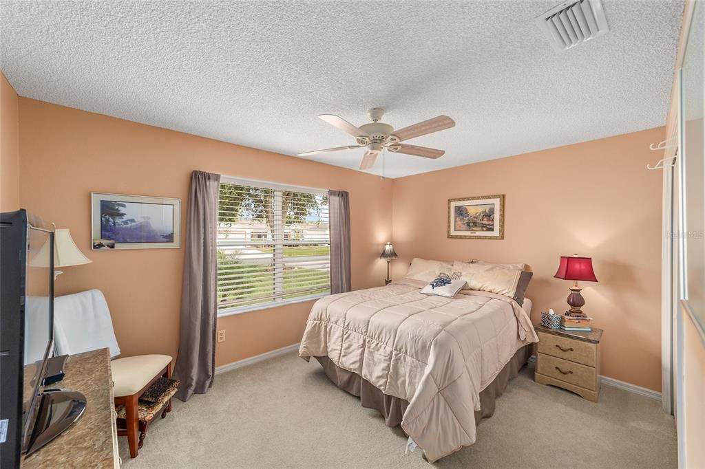 Activo con contrato: $299,999 (3 camas, 2 baños, 1240 Pies cuadrados)