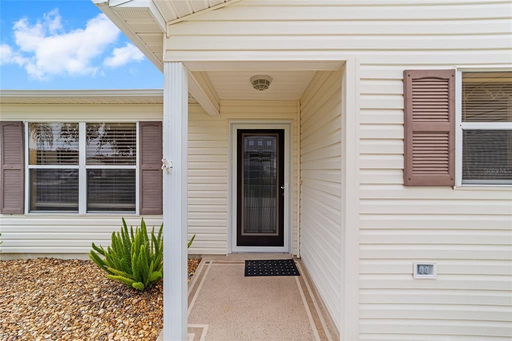 Activo con contrato: $299,999 (3 camas, 2 baños, 1240 Pies cuadrados)