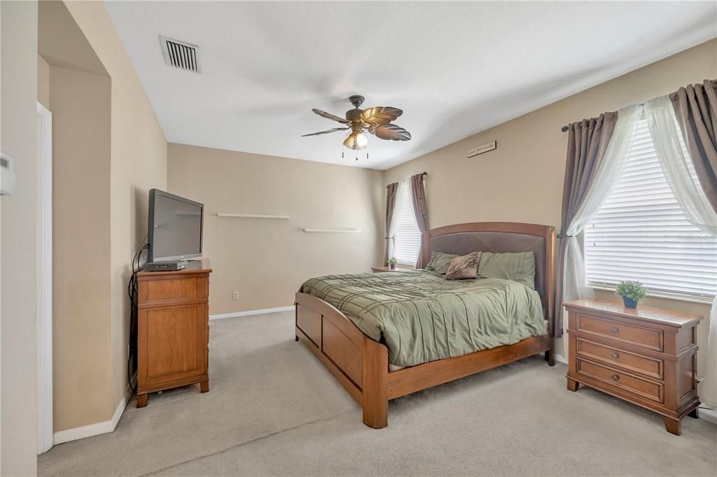 Active With Contract: $350,000 (3 beds, 2 baths, 2224 Square Feet)